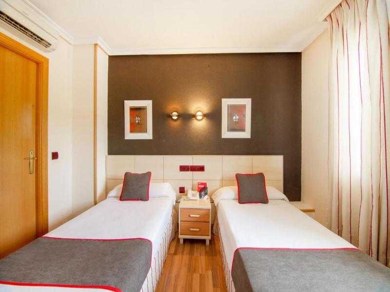 Hostal Rural El Cano By Vivere Stays Alpedrete Luaran gambar