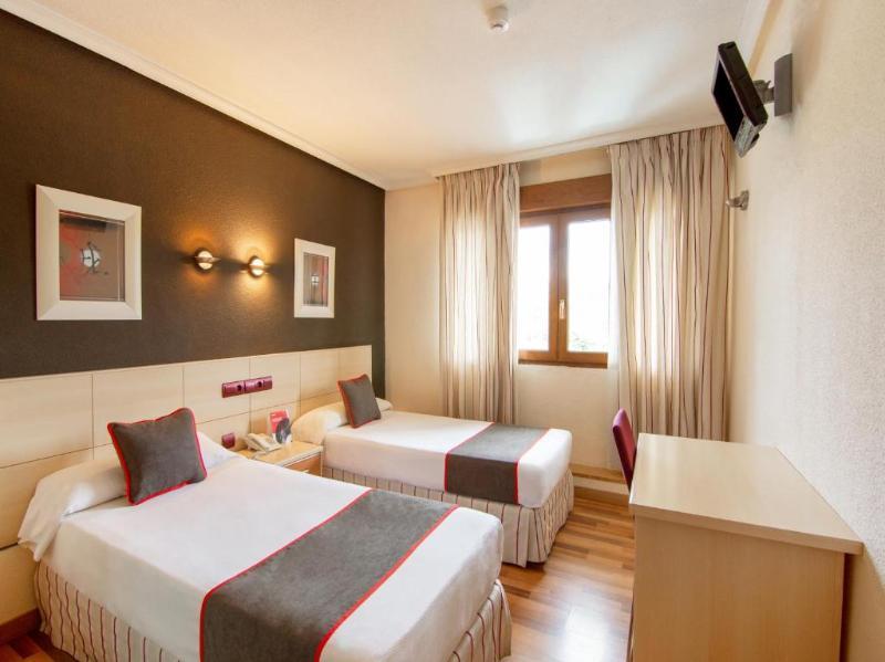 Hostal Rural El Cano By Vivere Stays Alpedrete Luaran gambar