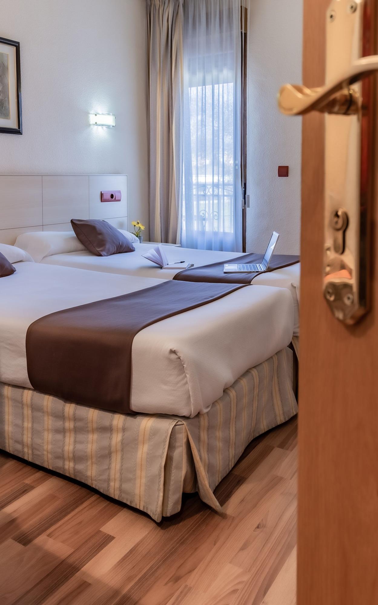 Hostal Rural El Cano By Vivere Stays Alpedrete Luaran gambar