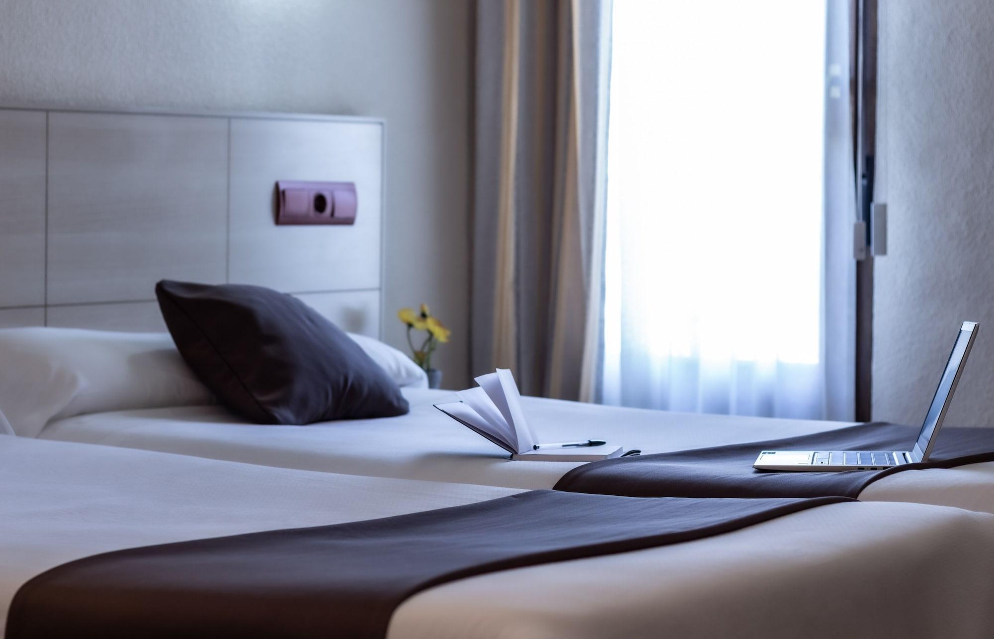 Hostal Rural El Cano By Vivere Stays Alpedrete Luaran gambar